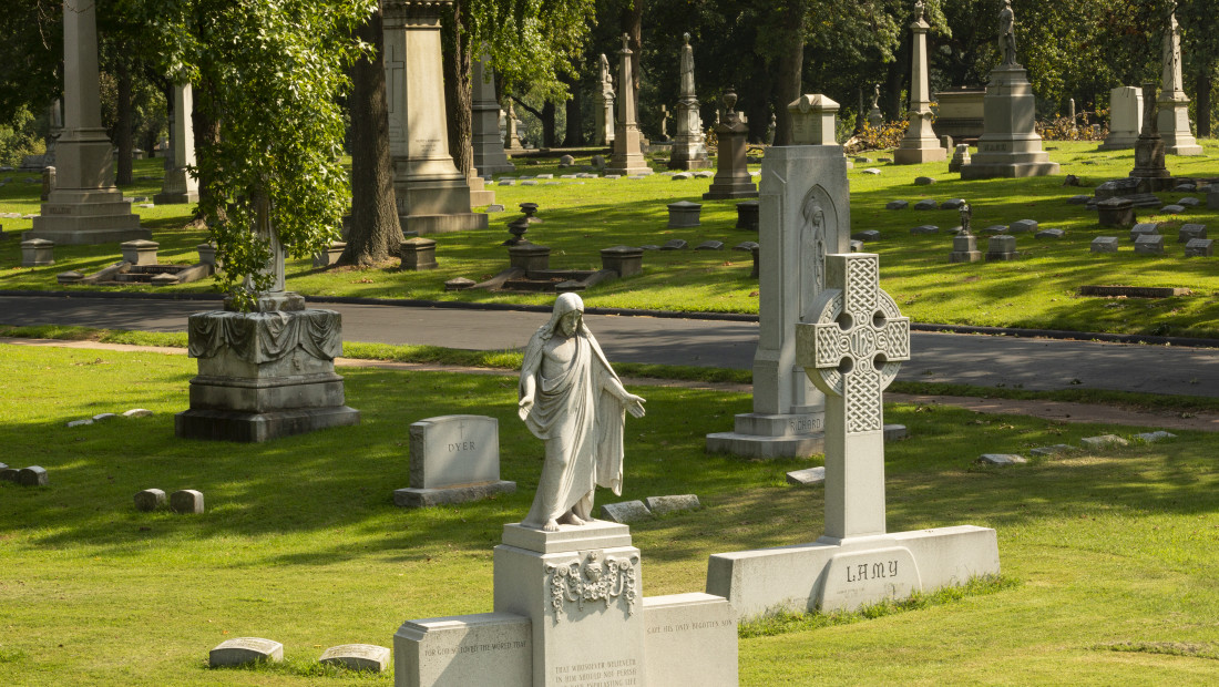 visiting-a-catholic-cemetery